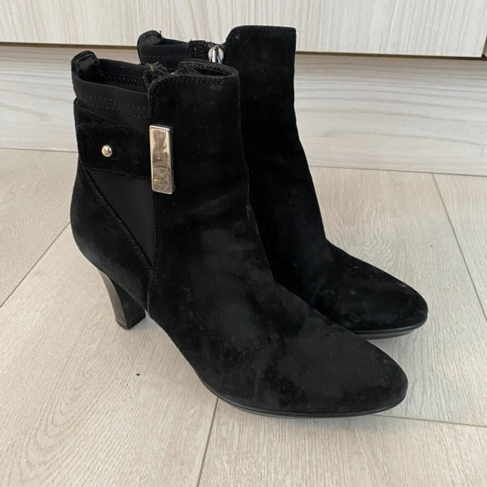 Aquatalia suede booties